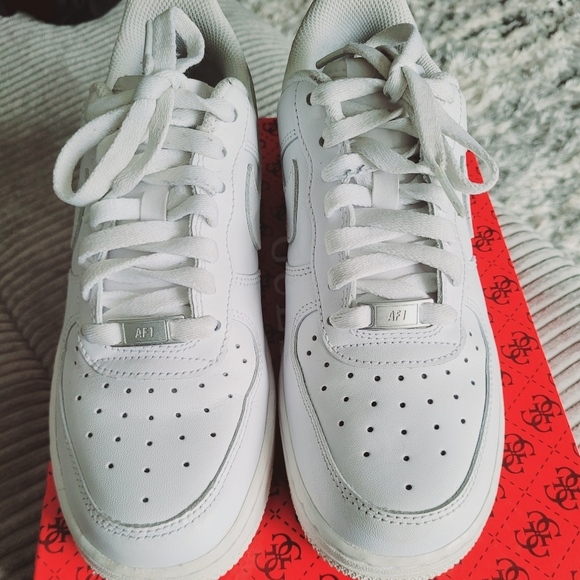 Women's Air Force Ones - Picture 1 of 4